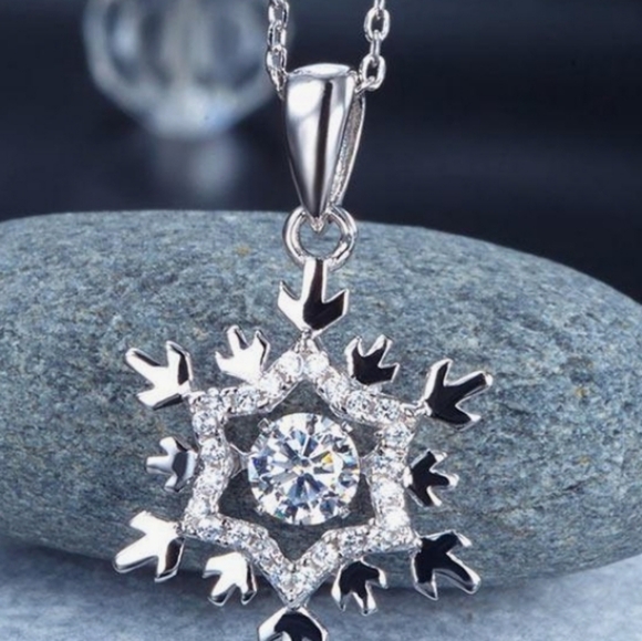 GRA Certified 0.50 Cttw Dancing Snowflake Moissanite Diamond Necklace - Picture 10 of 12